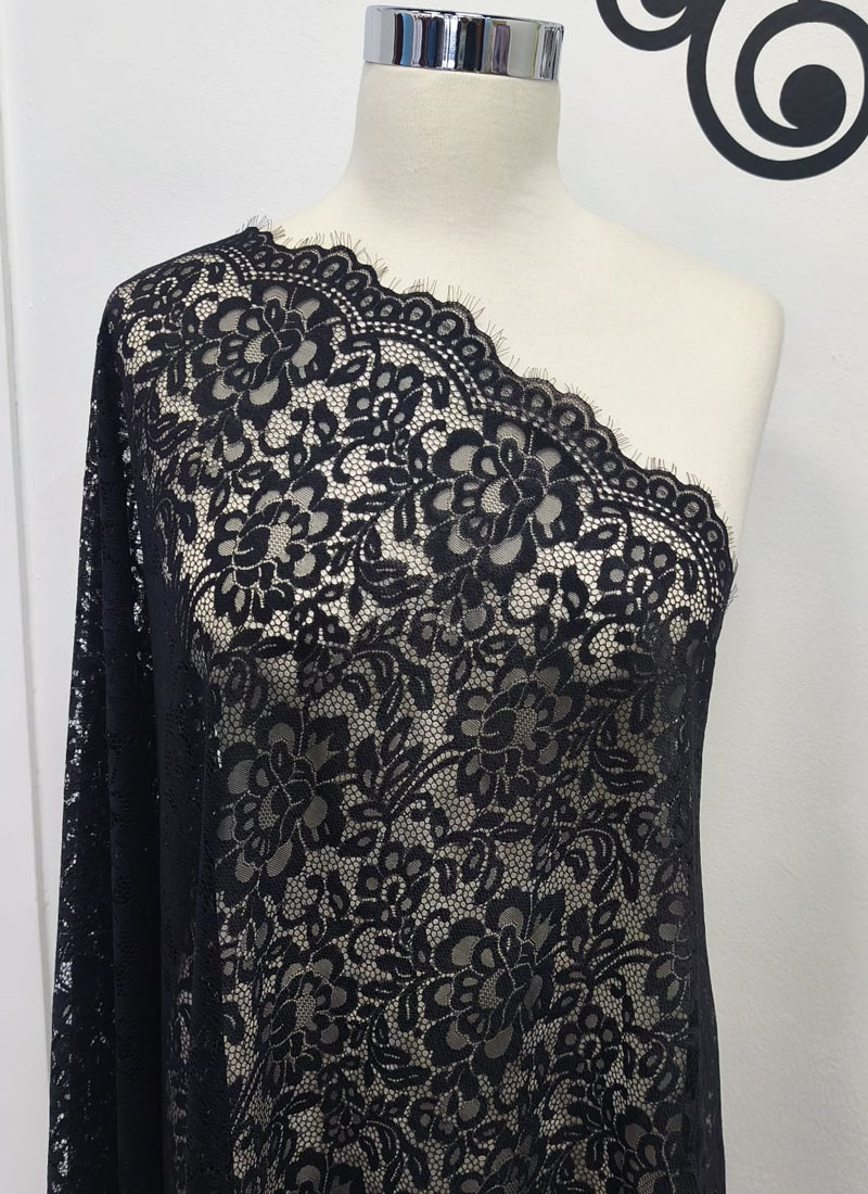 Mantilla Bordada Maquina  002800