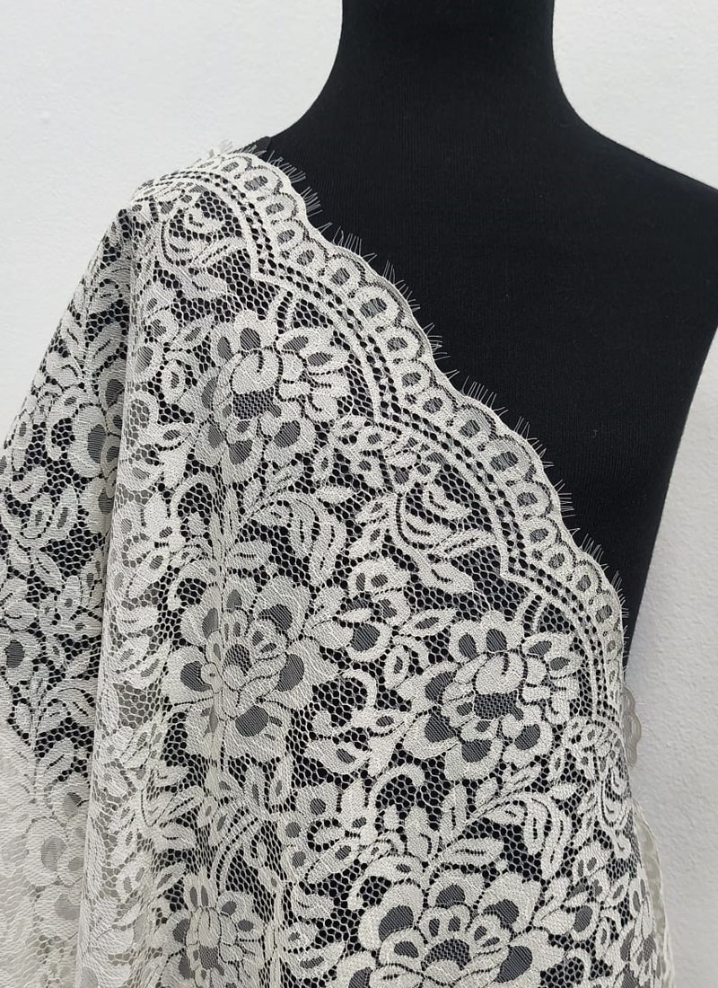 Mantilla Bordada Maquina  002800 Beige