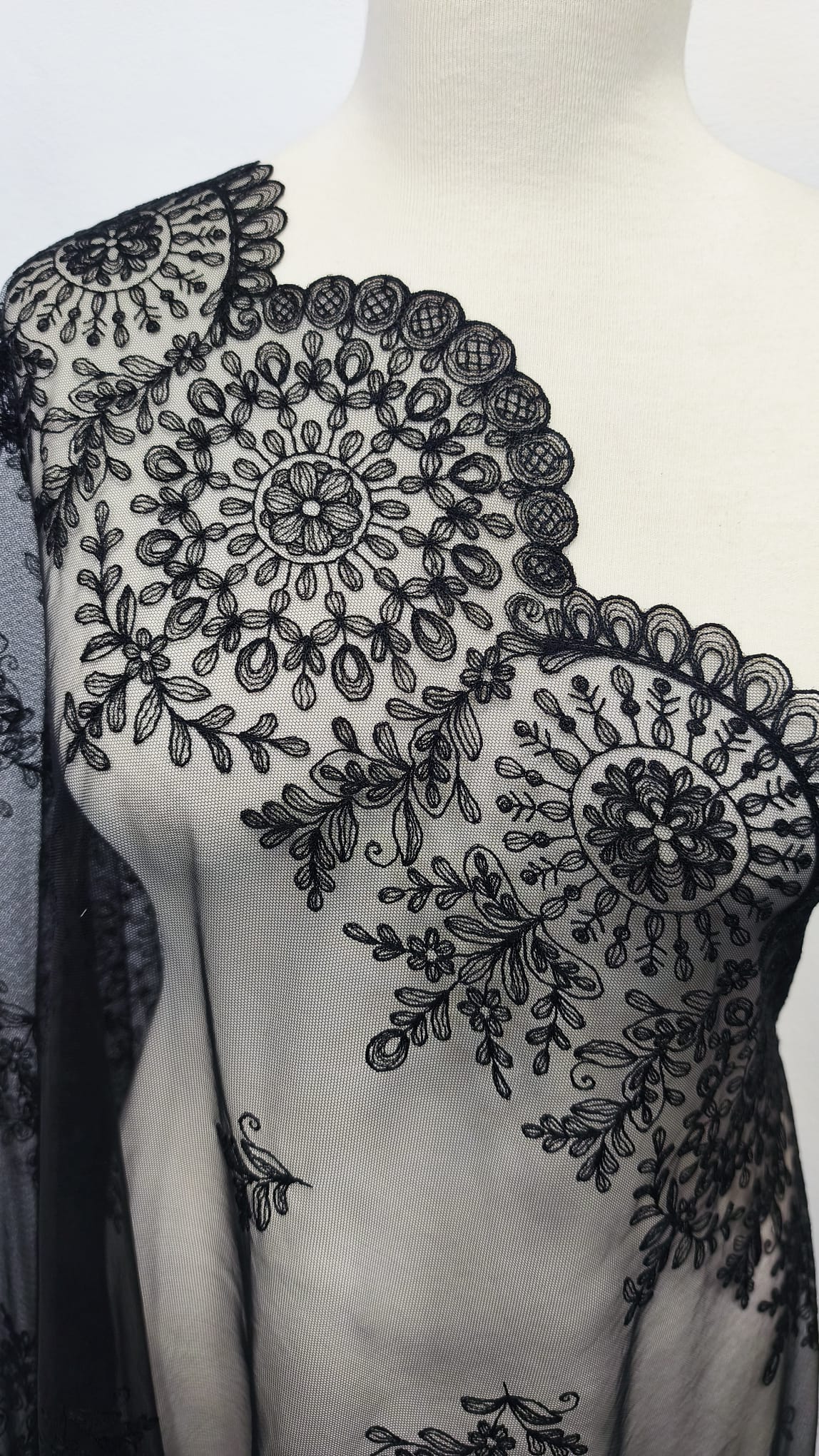 Mantilla Premium Bordada Maquina 0012 - Imagen 2