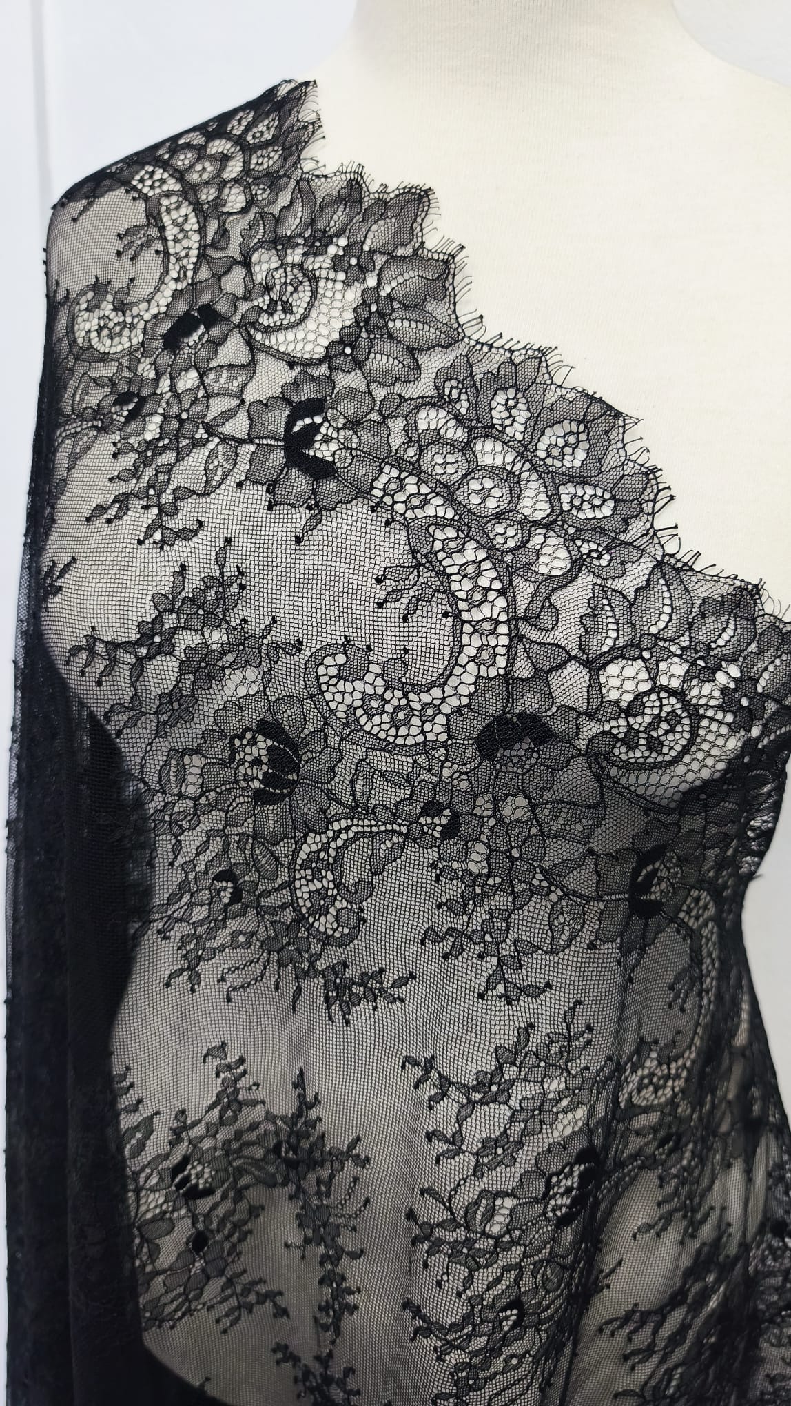 Mantilla Bordada Maquina 080350 - Imagen 2