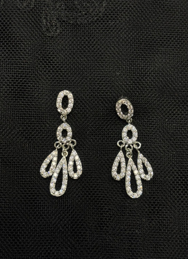 Pendiente pequeño plateado 0133