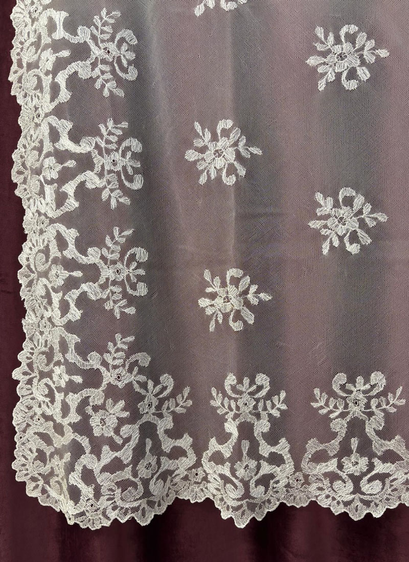 Mantilla Premium Bordada Artesanal. Beige Ref. 0079 (Jaén)
