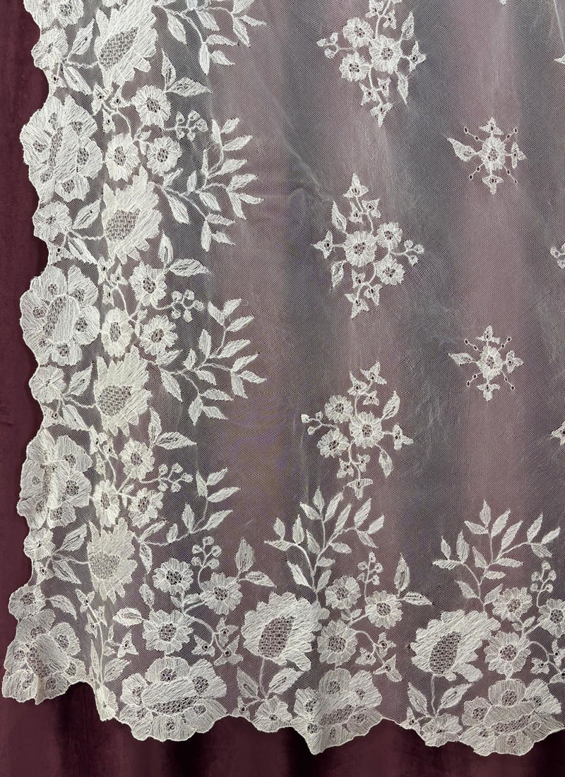 Mantilla Premium Bordada Artesanal. Beige Ref. 0080 (Almería)