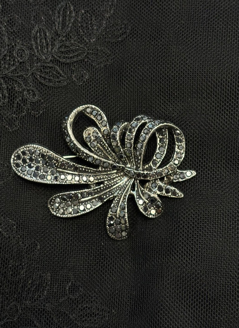 Broche 796