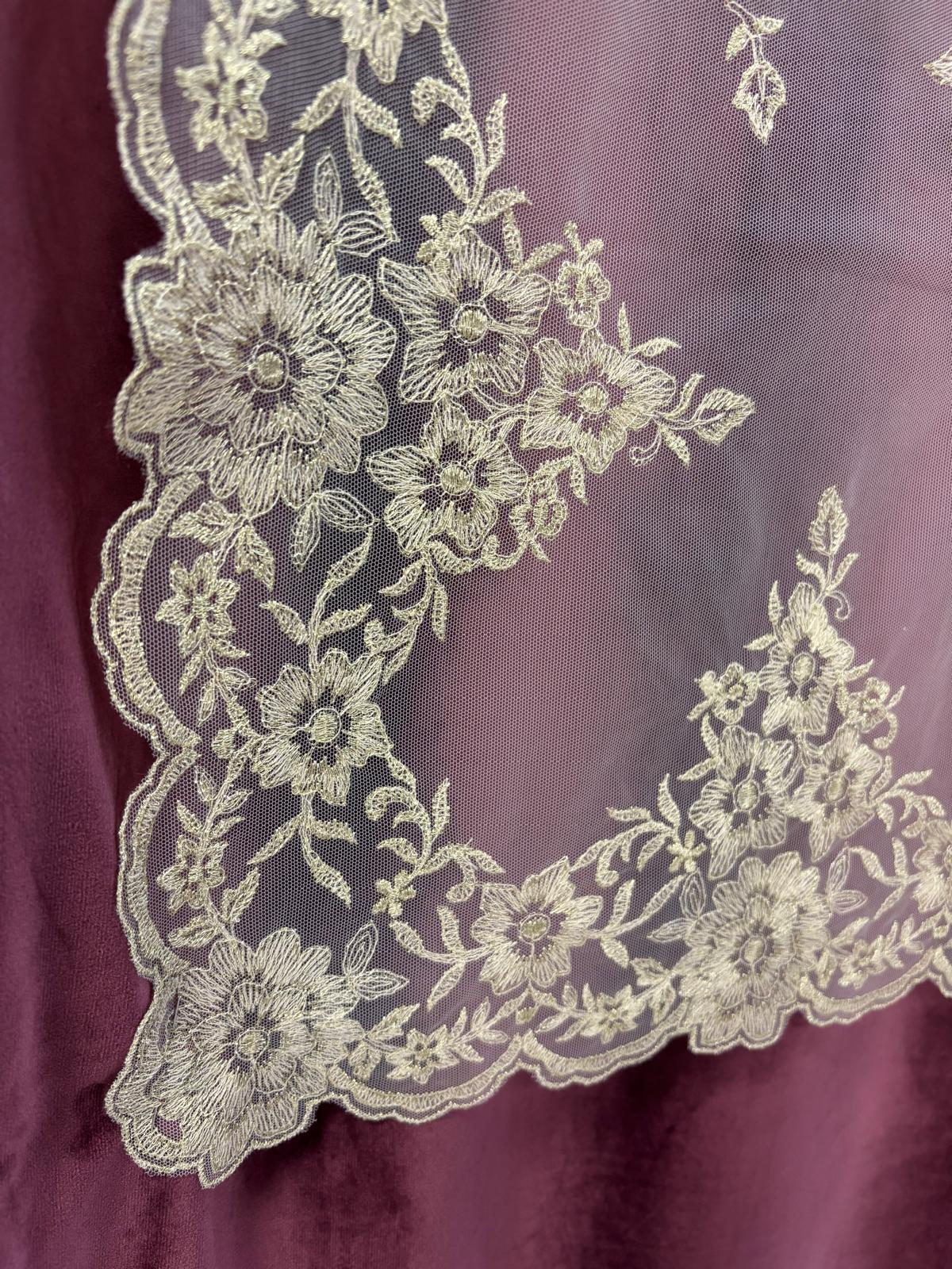 Mantilla Premium Bordada Maquina 0082 Dorada - Imagen 2