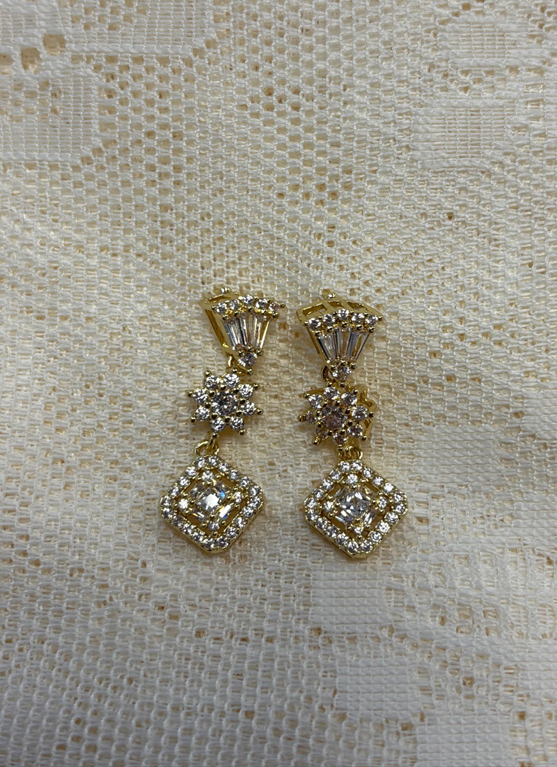 Pendiente dorado pequeño 0524